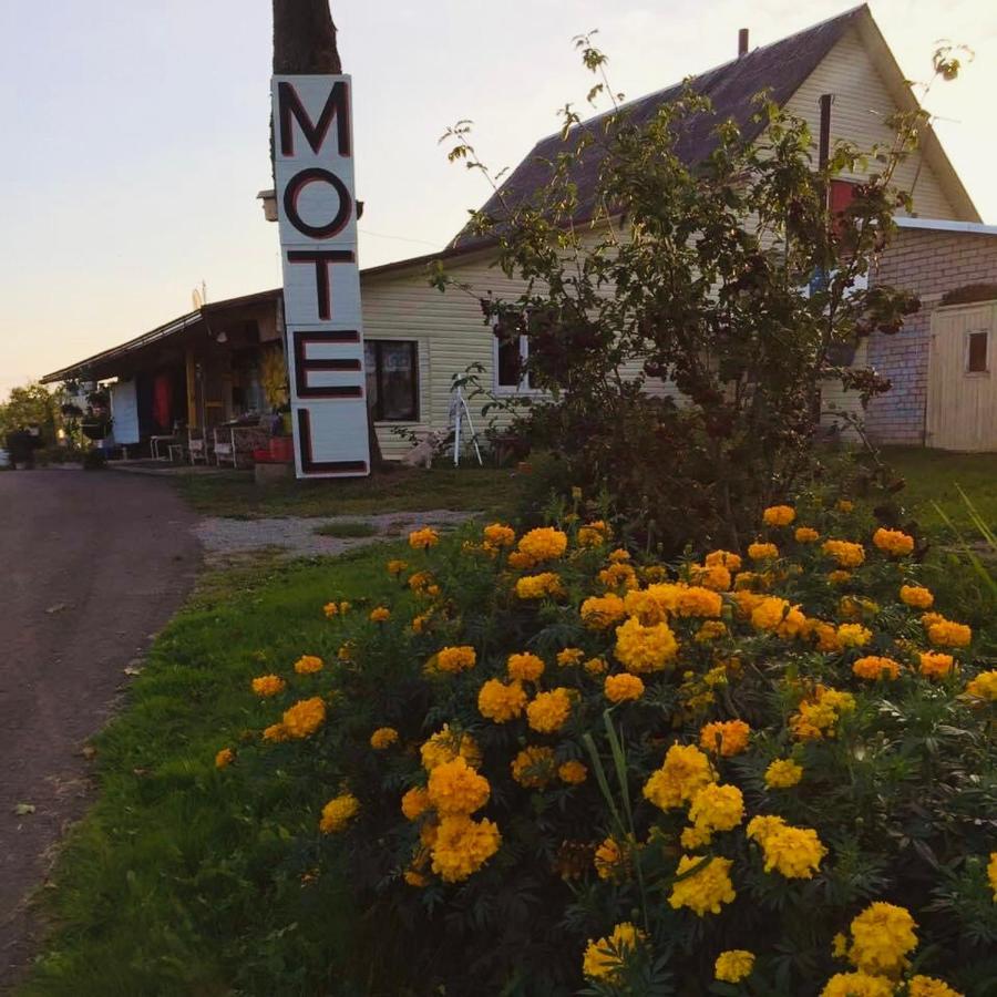 Piekalne Kalniesi Exterior foto